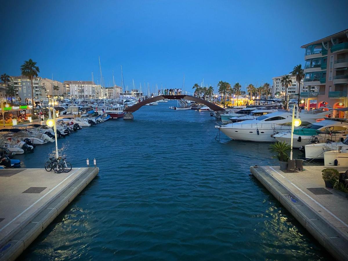 Port-Frejus, Le Consul, Appartement 2 Pieces Climatise, Terrasse & Parking Exterior foto
